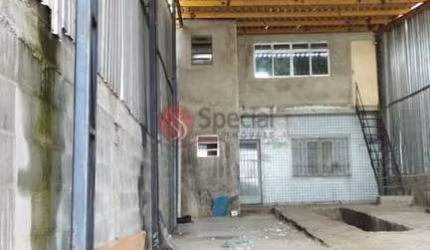 Galpão no Aricanduva próximo Shopping Aricanduva com 315 m²