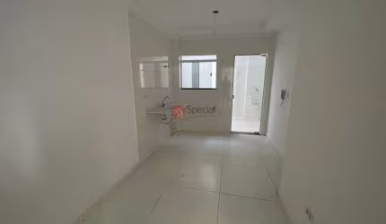 Apartamento a 500 metros do Metrô Guilhermina.