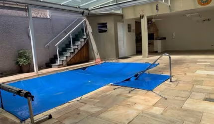 Sobrado no Anália Franco em excelente localização 8,30 X 40.  Com piscina e churrasqueira