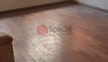 Sobrado com 3 suítes e 2 vagas de garagem no Tatuapé.
