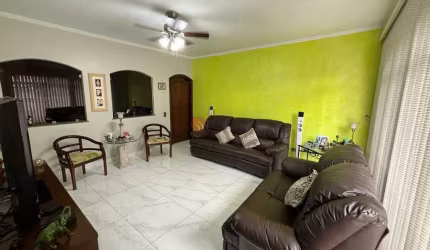 Casa térrea assobradada na Vila Ré.