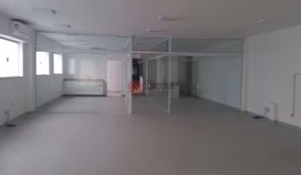 Prédio comercial no Anália Franco.