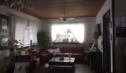 Sobrado na liberdade ao lado dos principais hospitais de São Paulo.
