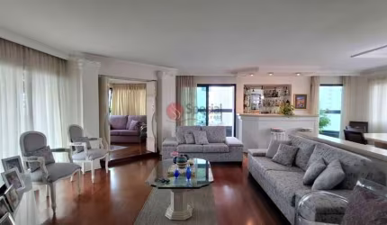 Apartamento lindo no Anália Franco de 202 m², 4 quartos, 3 suítes, 3 vagas de garagem.