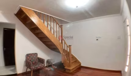Sobrado Reformado  à venda com 2 dormitórios e  2 banheiros, 80m² na Aclimação.