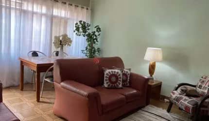 Casa térrea  com 3 dormitórios e 1 vaga no Jardim Brasília.