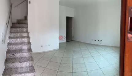 Sobrado na Penha com  3 quartos, 1 suíte, sala 2 ambientes, 2 vagas de garagem e churrasqueira.