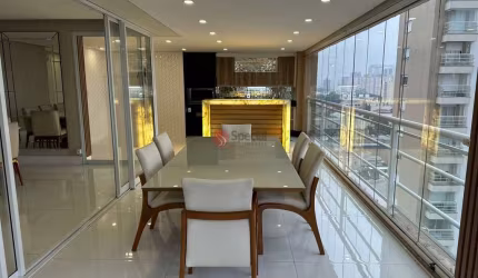Apartamento no Tatuapé, 225 metros, 3 suites, 4 vagas, depósito, próximo ao Hospital Sao  Luiz.
