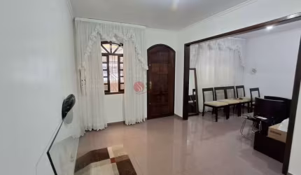 Sobrado para compra ou locação em Artur Alvim.
