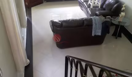 Sobrado para compra na Penha, reformado, em ótima localização.
