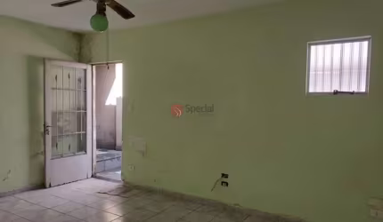Casa térrea no Parque Novo Mundo.