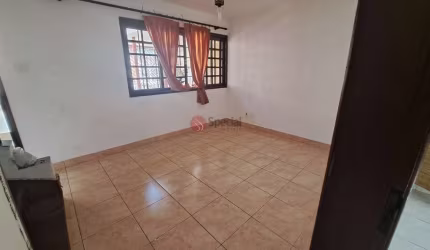 Sobrado no miolo do Tatuapé.