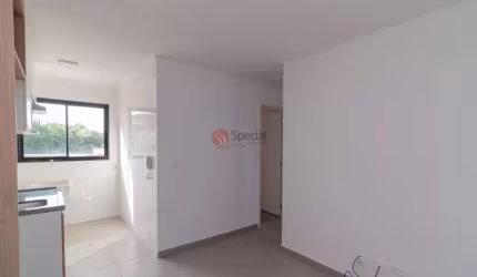 Apartamento na Vila Formosa com 2 dormitórios e 1 vaga.