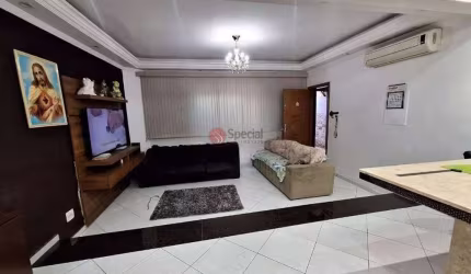Sobrado de 180 m² no Aricanduva com 3 quartos e 3 banheiros 1 suíte à venda.