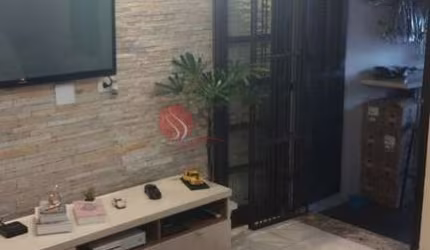 Sobrado à venda no Jardim Fernandes com 121 metros.
