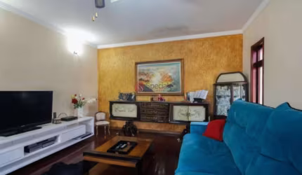 Casa a venda Vila Carrão, 345 m².