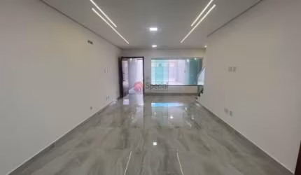 Sobrado à venda na  Vila Carrão com 220 metros.