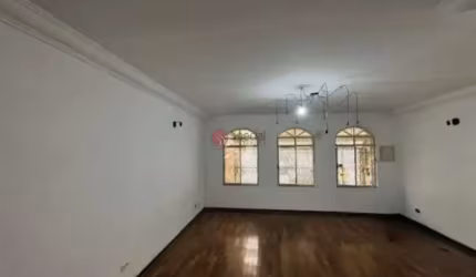 Sobrado com 3 dormitórios à venda, 198 m²