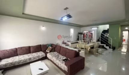 Sobrado à venda no Jardim Têxtil com 150 metros.