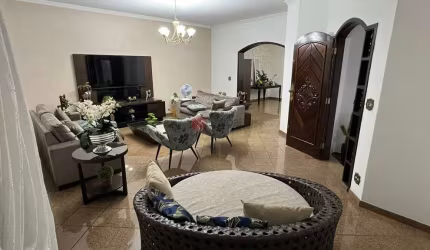 Sobrado à venda na  Vila Carrão com  453 metros.
