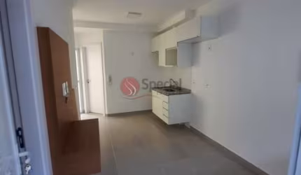 Apartamento de 2 dormitórios com armários próximo ao Metro Oratório.