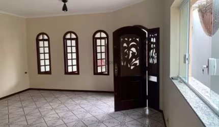 Sobrado à venda na Penha.