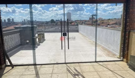 Sobrado na Água Rasa com terraço e churrasqueira, 3 quartos, 1 suíte e 2 vagas.