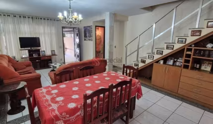 Sobrado à venda na Vila Formosa, 144 metros, 3 dormitórios, 2 vagas.