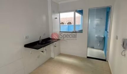 Apartamento com 2 quartos no Parque do Carmo.