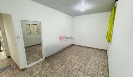 Casa com térrea à venda com 2 vagas e 2 banheiros à venda, 70 metros.