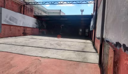Terreno para venda com renda na Quarta Parada.