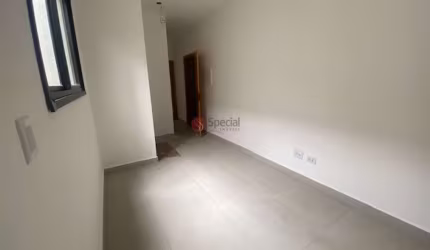 Apartamento com 2 quartos, 1 vaga, próximo a estação de Metrô Guilhermina.