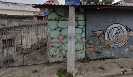 Terreno com 252 metros na Cidade Líder  em excelente localização.