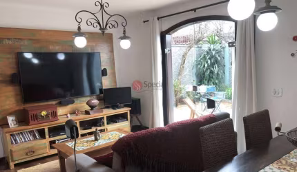 Sobrado à venda na Vila Carrão.