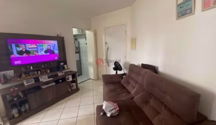 Apartamento na Vila Formosa com 2 quartos, 1 vaga de garagem.