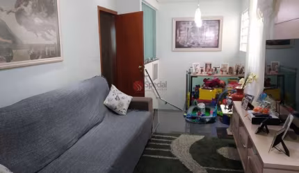 Sobrado no Tatuapé 3 dormitórios, 1 suíte e 3 vagas.