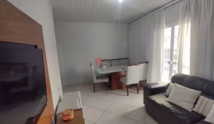 Sobrado com  3 casas na Vila Prudente  em ótimo estado, 5 quartos e 2 vagas.