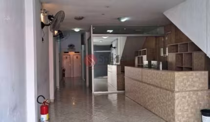 Salão comercial à venda no Tatuapé, próximo ao Metrô Carrão.