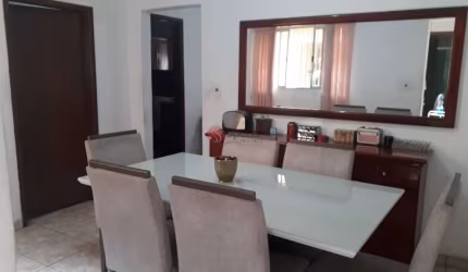 Casa à venda n Aricanduva, com 2 dormitórios e 2 vagas.