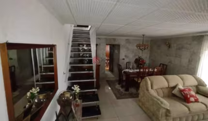Casa à venda na Penha.