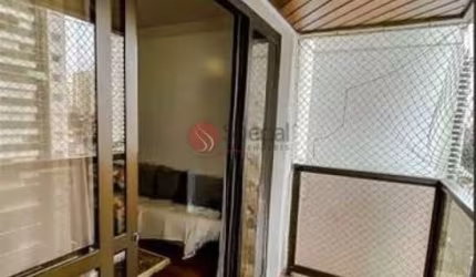 Apartamento à venda no Tatuapé com 127 metros com 3 quartos e 2 vagas de garagem.