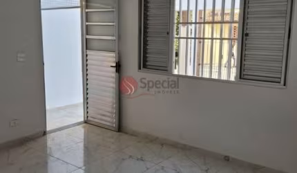 Casa térrea no Aricanduva  com 132m² de terreno.