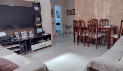 Casa com 3 dormitórios no  Jardim Grimaldi.