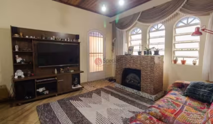 Casa térrea a venda na Vila Carrão.
