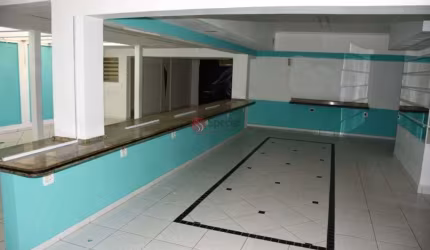 Prédio comercial no Tatuapé para venda ou locação.
