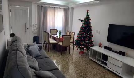Sobrado em condomínio fechado na Vila Formosa com porteira fechada.