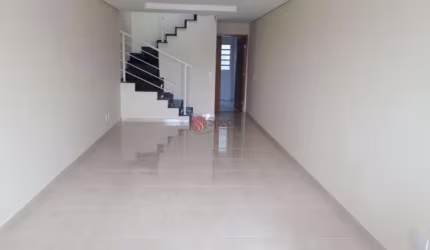 Sobrado com 3 dormitórios e 3 vagas  com 102 m²