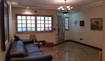Sobrado 3 suítes, 2 vagas próximo Av. Vila Ema!