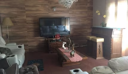 Casa linda próximo Shopping Anália,, com 250m² de terreno, sendo 10m² de frente, ótimo para construt