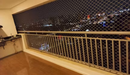 Apartamento  todo reformado, piso vinílico,  2 dormitórios, 1 suíte.
